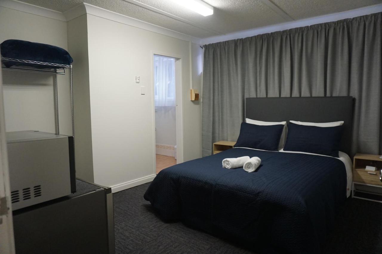 Warners Bay Hotel Extérieur photo